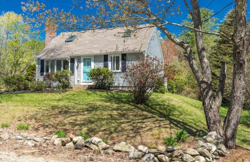243 Tolend Rd, Dover, NH 03820-5502