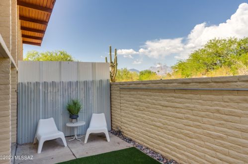 8731 Old Spanish Terrace Dr, Tucson AZ  85710-4072 exterior