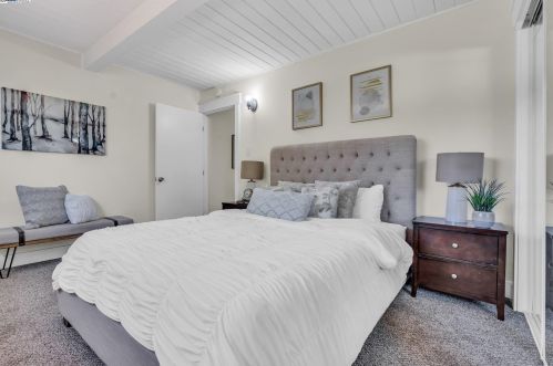 2961 Gillet Ave, Concord CA 94520-5407 exterior