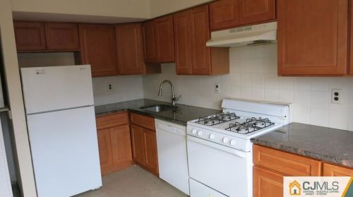 1934 Raspberry Ct, Edison NJ  08817-2777 exterior