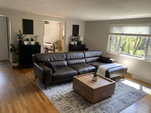 4814 Oakridge Dr, Pittsburgh PA 15227-1448 exterior