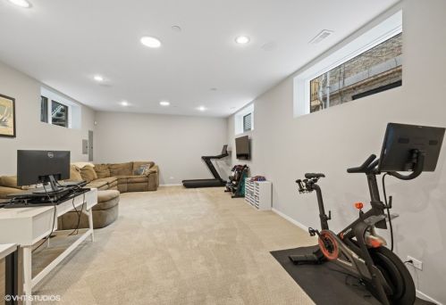 2237 Mclean Ave, Chicago IL 60647-4113 exterior