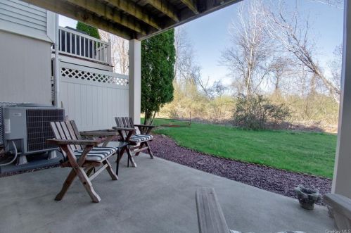 421 Cornwall Mdw Ln, Patterson NY 12563-2649 exterior