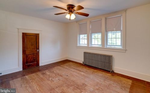 10 Grandview Ave, Lancaster PA 17603-6671 exterior