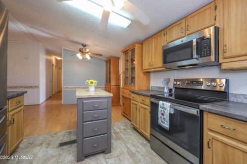 5802 Rocking Cir St, Tucson AZ 85713-6323 exterior