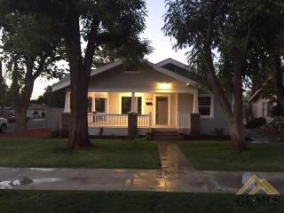 1822 3rd St, Bakersfield, CA 93304-2820
