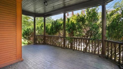 166 Adelaide Ave, Providence RI 02907-1833 exterior