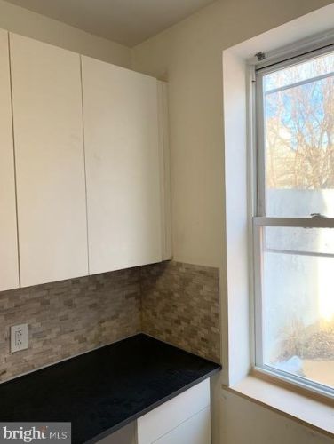 1433 Howard St, Philadelphia PA  19122-3905 exterior