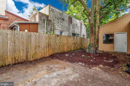 635 Parkway Ave, Trenton NJ  08618-2723 exterior