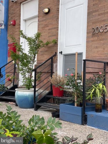 2005 Mascher St, Philadelphia PA  19122-1713 exterior