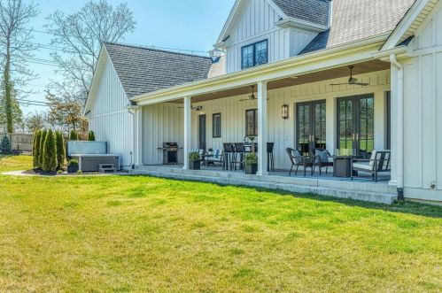 100 Ladue Meadows Ln, Saint Louis MO 63141-7503 exterior