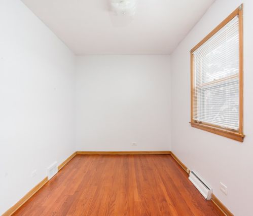 4716 Kennicott Ave, Chicago IL 60630-4322 exterior