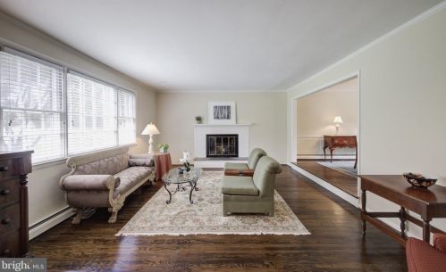 735 Hickory Ln, Berwyn PA 19312-1438 exterior