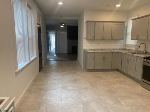 18 Grove Ter, Irvington NJ  07111-3820 exterior