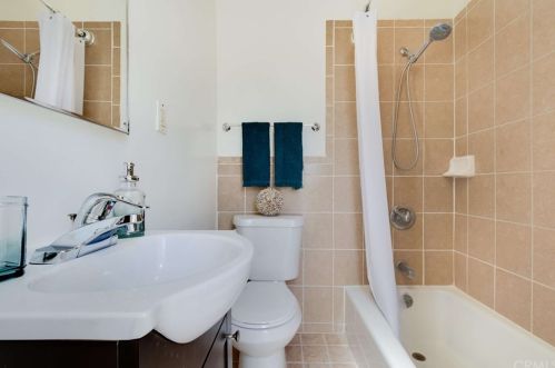 9301 Faywood St, Bellflower CA 90706-3309 exterior