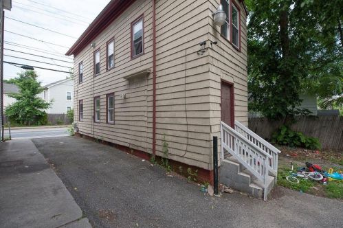 586 Smith St, Providence RI  02908-4327 exterior