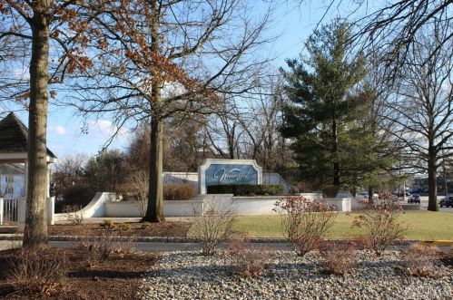 922 Waterford Dr, Edison NJ  08817-1910 exterior