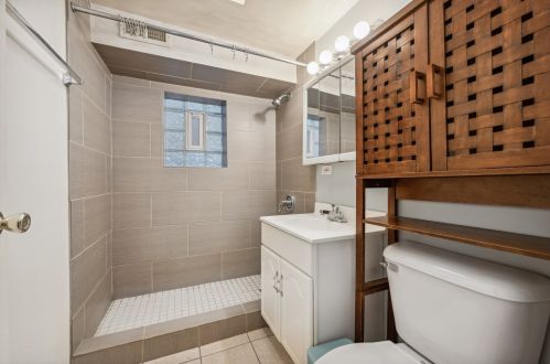 3340 Hamilton Ave, Chicago IL 60636-1020 exterior