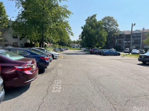 366 Lancaster Ct, Piscataway NJ  08854-6225 exterior