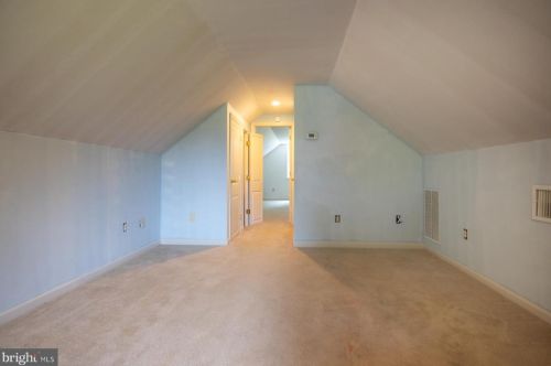 220 Hauser Ave, Trenton NJ 08620-1702 exterior