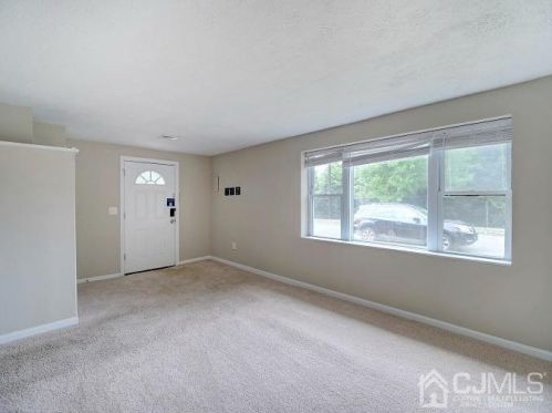 64 Glendale Ave, Edison, NJ 08817-5266