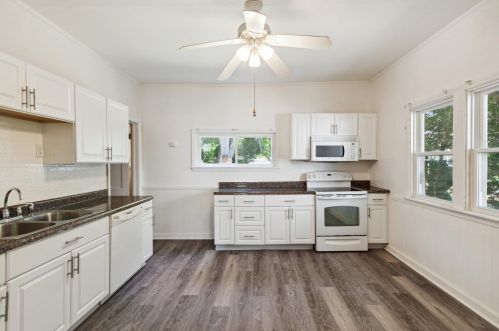 976 Grand Ave, Meskegon MI 49441-1811 exterior