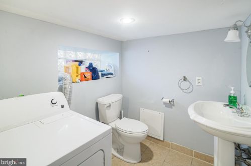 885 21 St, Philadelphia PA 19121-3901 exterior