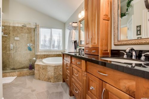 8616 Cima Dr, Sandy UT 84093-7060 exterior