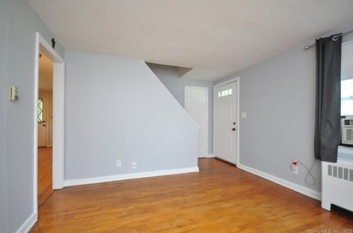 913 Plymouth St, Windsor CT 06095-3713 exterior