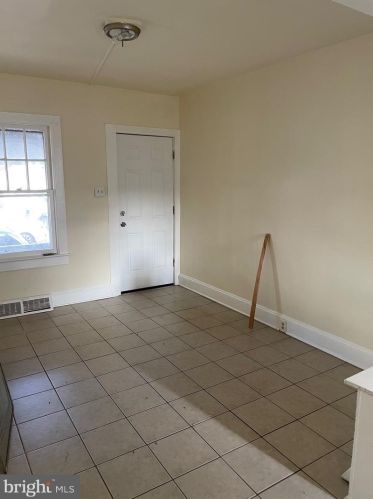 295 Logan Ave, Trenton NJ 08629-1514 exterior