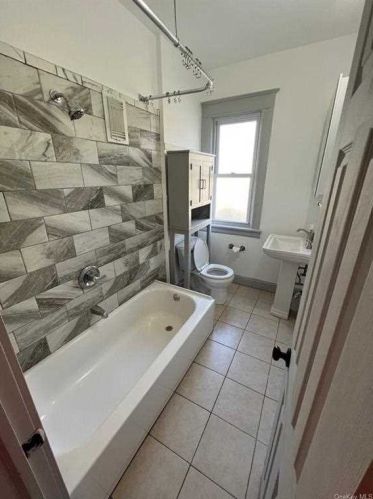 18 Innis Ave, Poughkeepsie NY  12601-3703 exterior