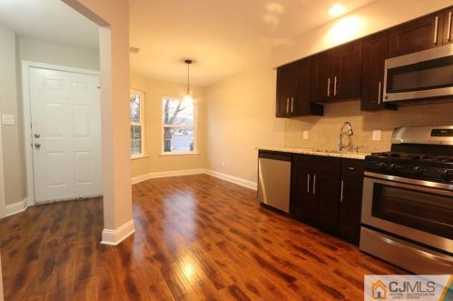 185 Nebula Rd, Piscataway NJ 08854-5441 exterior