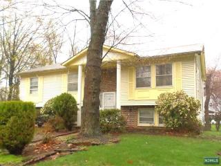 250 Washington Pl, Teaneck NJ  07666-6126 exterior