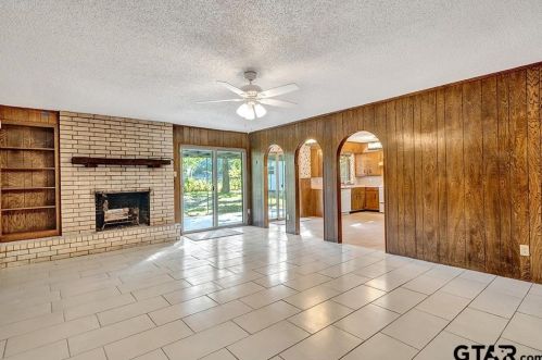 2704 Balsam St, Longview TX 75605-1920 exterior