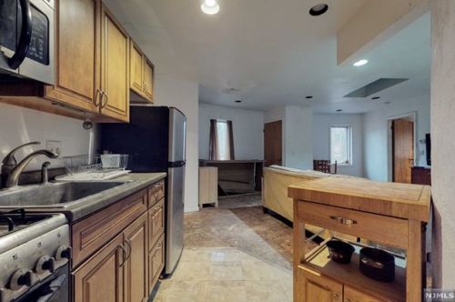 25 Sparrowbush Rd, Upper Saddle River NJ 07458-1420 exterior