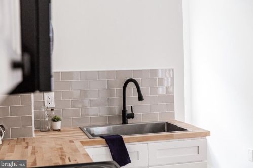 216 James St, Lancaster PA 17603-2910 exterior