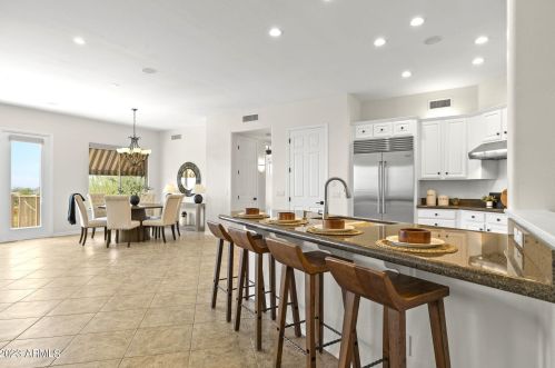 527 Briles Rd, Phoenix AZ  85085-0632 exterior