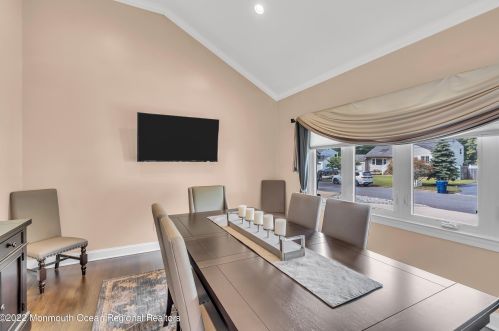 35 Arno St, Oakhurst NJ 07755-1002 exterior