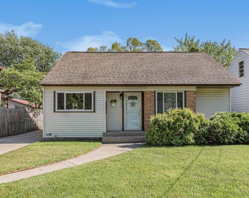 134 Lemyra St, Grand Rapids, MI 49548-1244