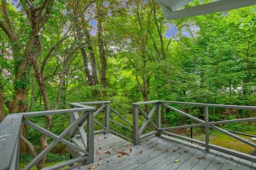 6 Johnson St, Peabody MA 01960-2311 exterior