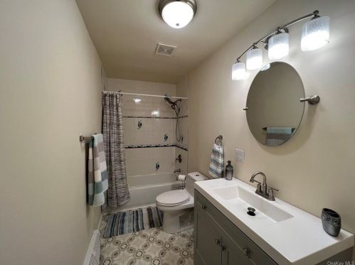 11 Aspen Rd, Middletown NY 10940-6807 exterior