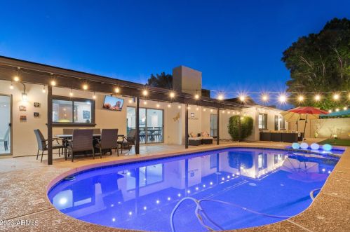 11641 23rd St, Phoenix AZ 85028-1705 exterior