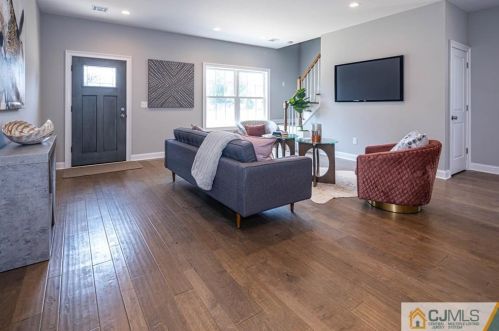 48 Brookville Rd, Edison NJ 08817-4141 exterior