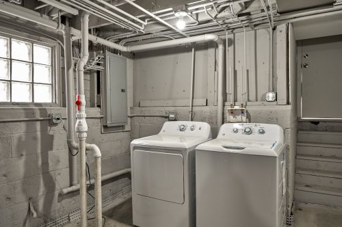 519 6 Ave, Broadview IL 60153-1148 exterior