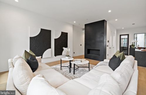 1355 Kater St, Philadelphia PA 19147-1817 exterior