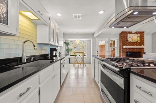 2608 Dunbarton Dr, Austin TX 78723-2233 exterior