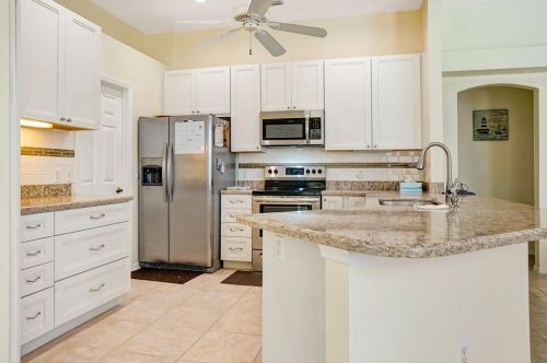 272 Surfside Ave, Fort Pierce FL  34983-1286 exterior