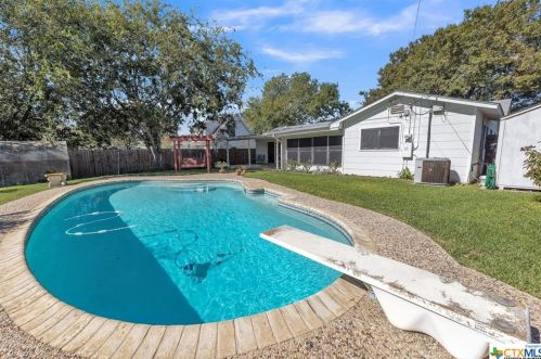 5922 Timberrock Dr, San Antonio TX 78242-1052 exterior