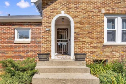 2254 53rd St, Milwaukee WI  53208-1009 exterior