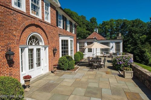 200 Clapboard Rdg Rd, Greenwich CT 06831-3352 exterior